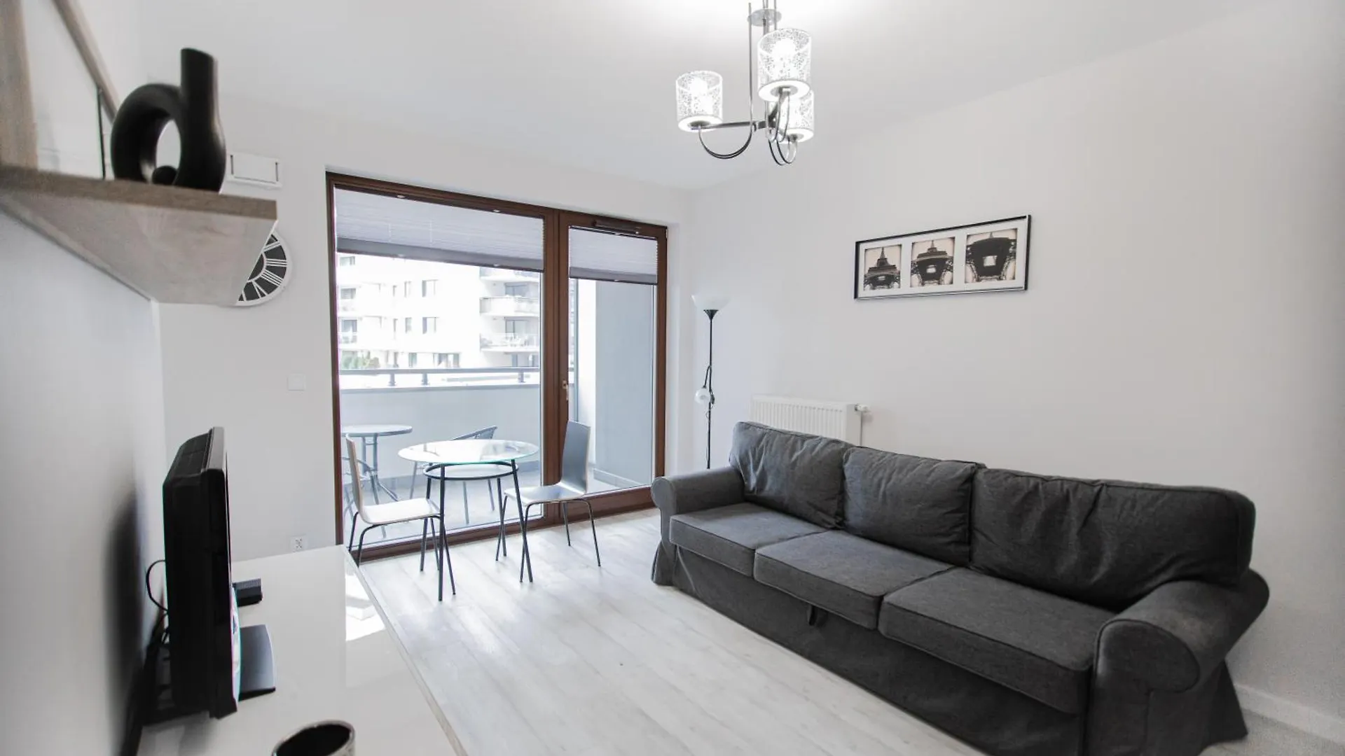 Apartment Lovely Studio Close To The Center. Free Parking Warsaw Poland